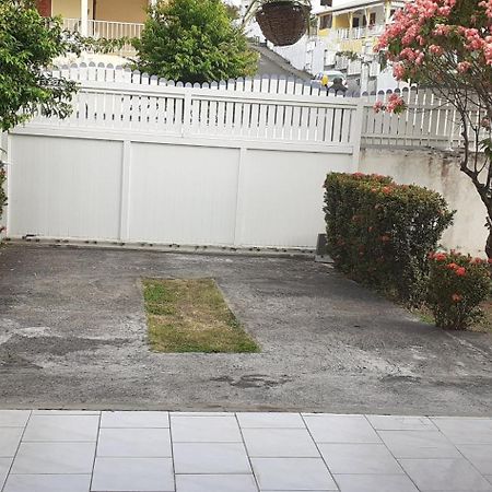 Apartamento Le P'Tit Nid Cocodydy Baillif Exterior foto