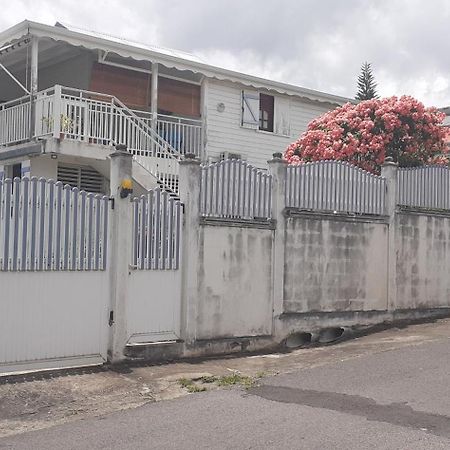 Apartamento Le P'Tit Nid Cocodydy Baillif Exterior foto