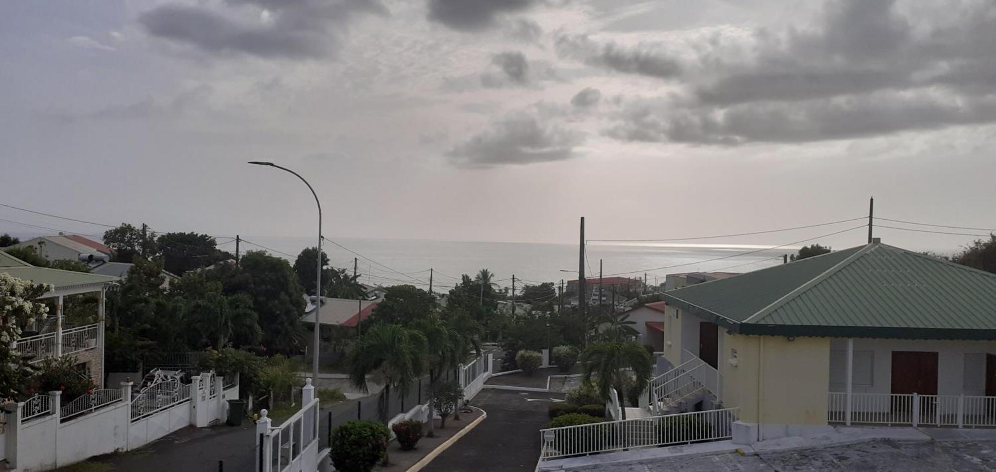 Apartamento Le P'Tit Nid Cocodydy Baillif Exterior foto