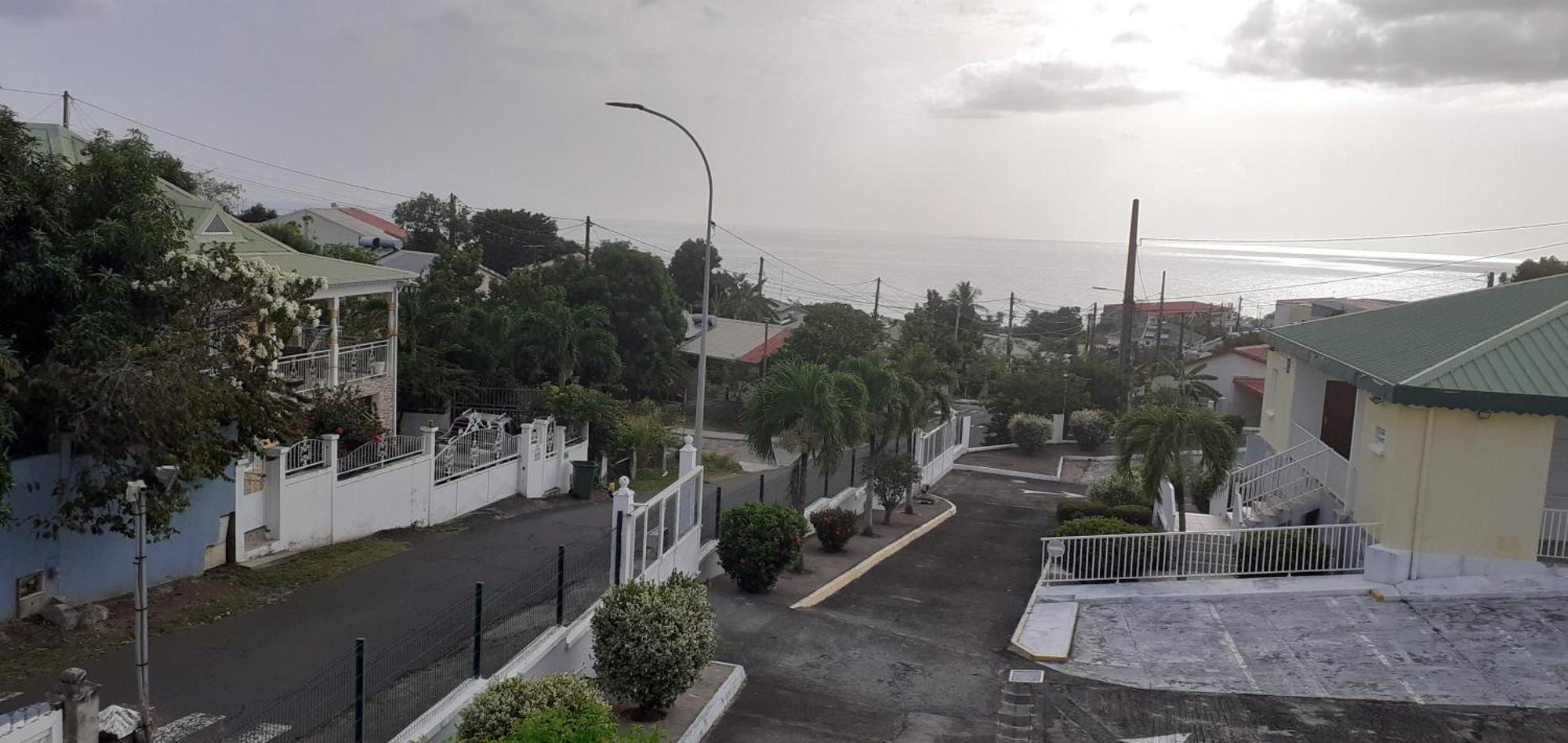 Apartamento Le P'Tit Nid Cocodydy Baillif Exterior foto